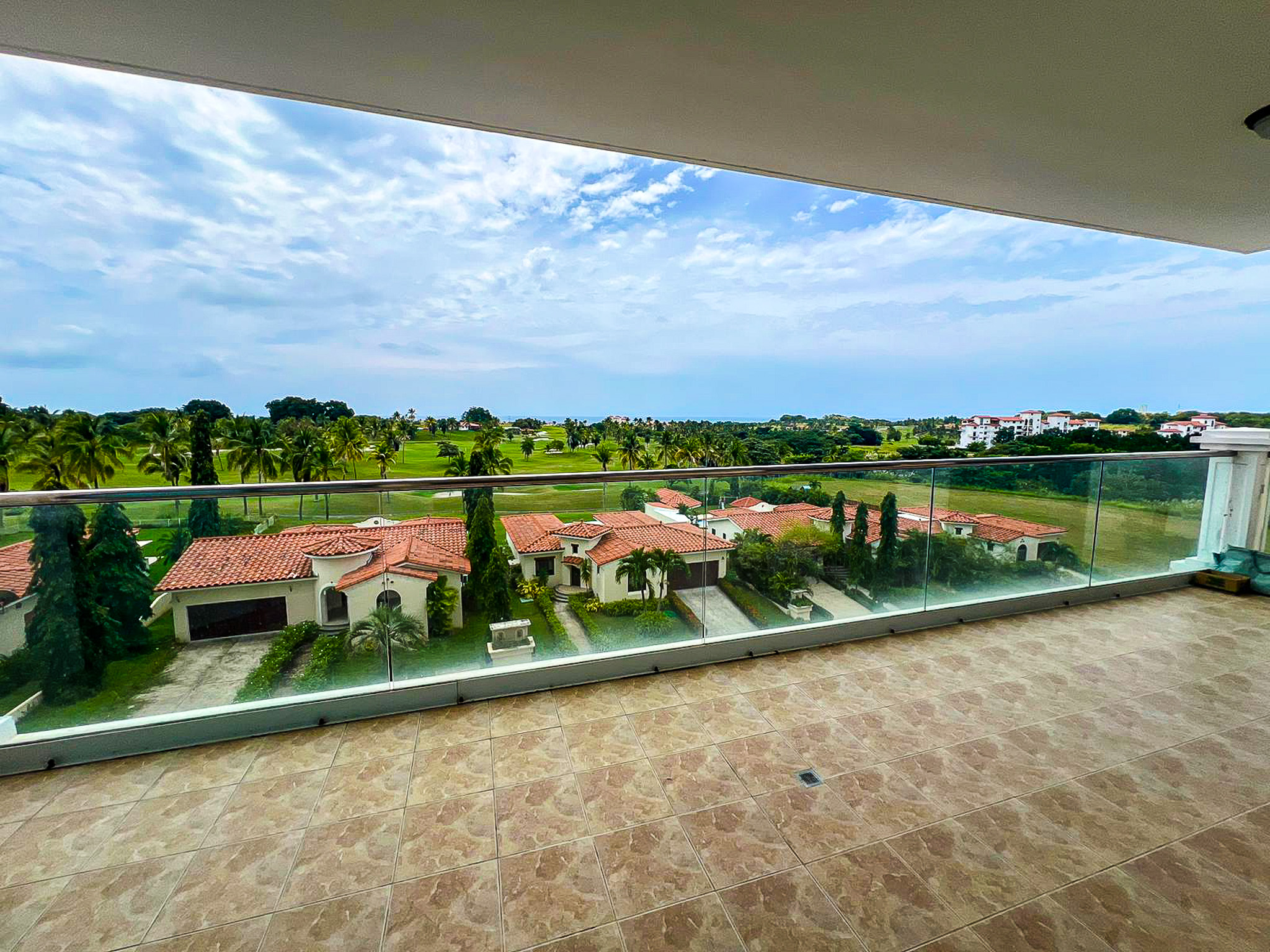 Curated visual reference: Visual Reference: Condo For Rent With Golf Course Views At Vista Mar